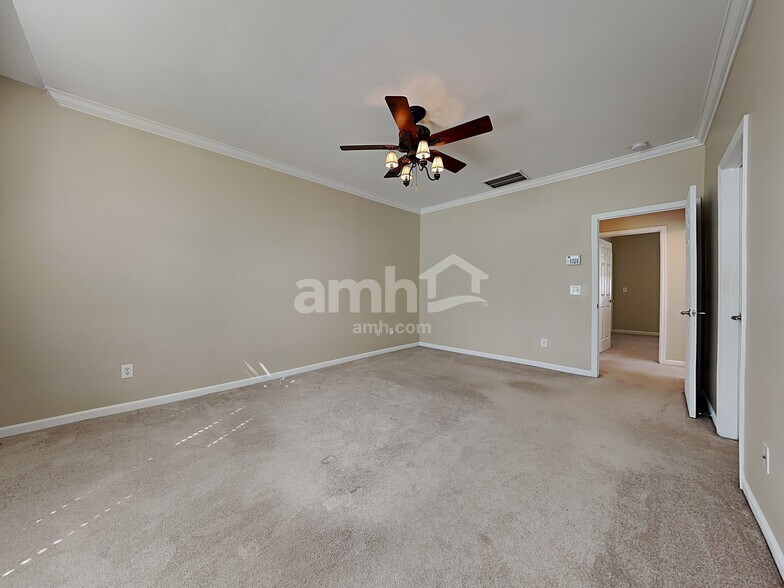 Building Photo - 1520 Paxton Dr