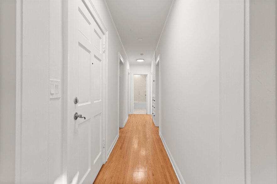 Building Photo - 518 N Genesee Ave