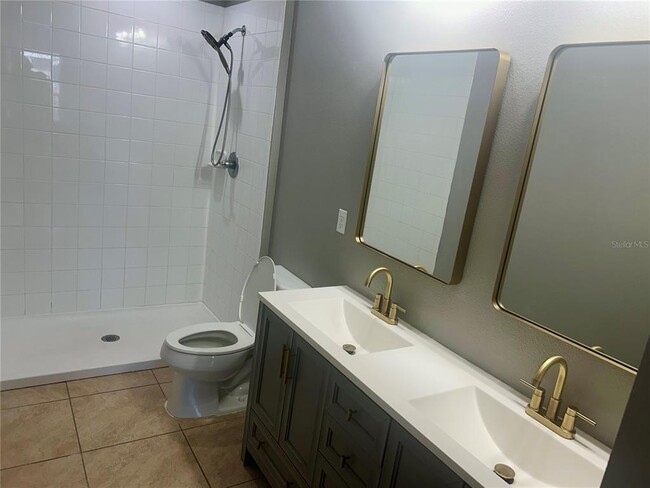 Building Photo - 14428 Dunrobin Dr