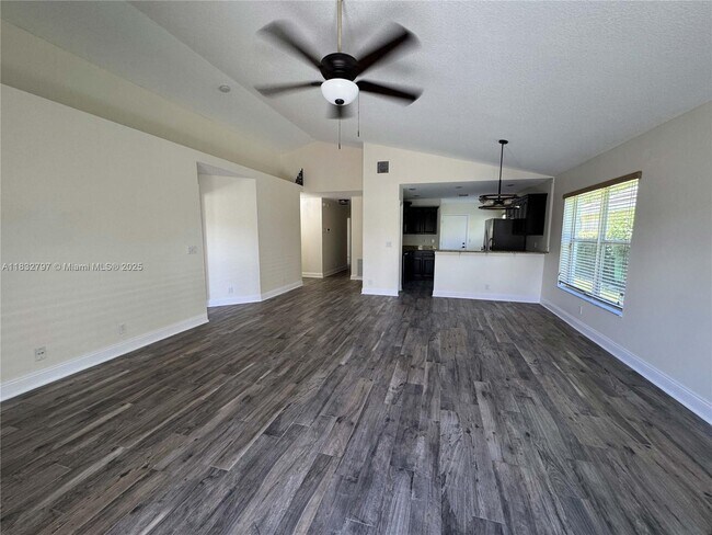 Building Photo - 2823 Lake Park Cir E