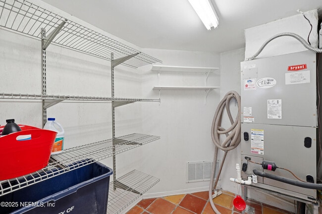 Building Photo - 600 First St