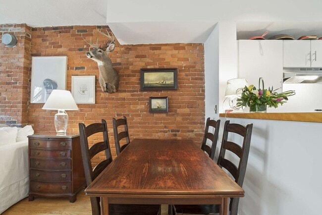 Building Photo - 26 Bigelow St