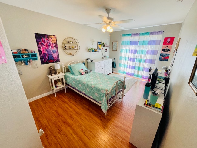 Building Photo - 46249 Via La Colorada