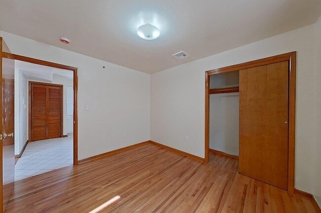 Building Photo - 55 Ferguson St