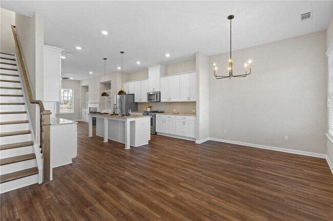 Building Photo - 6023 Skellig St