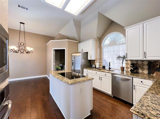 Building Photo - 10401 Forrest Dr