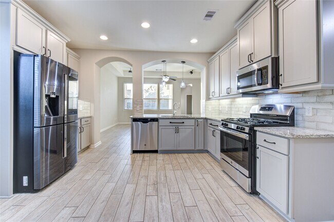 Building Photo - 16855 Big Reed Dr