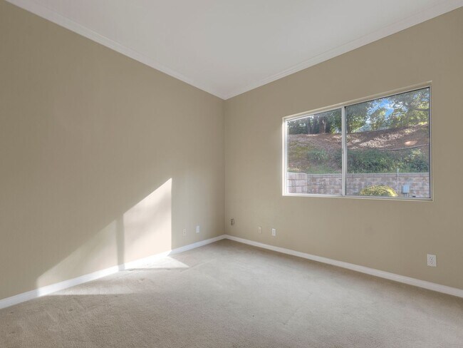 Building Photo - Spacious Newbury Park Rental | Grand Entry, Bonus Room & Covered Patio