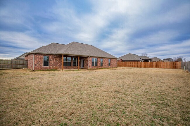 Building Photo - ***1104 S. Taylor ***