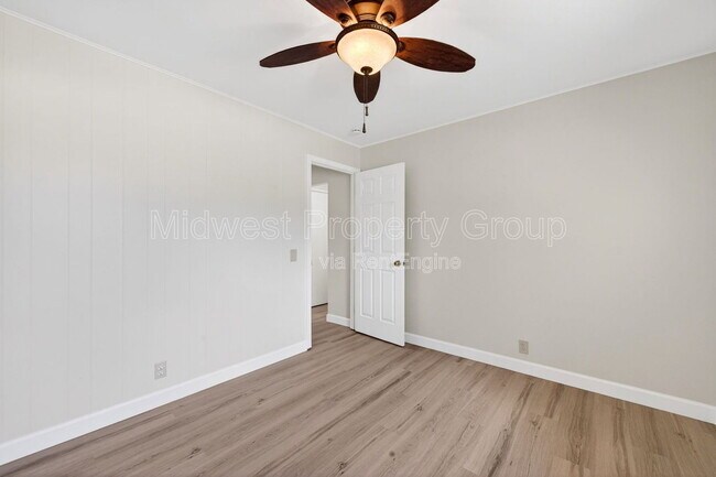 Building Photo - 2765 Chelsea Dr