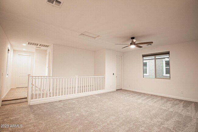 Building Photo - 1941 W Holden Dr