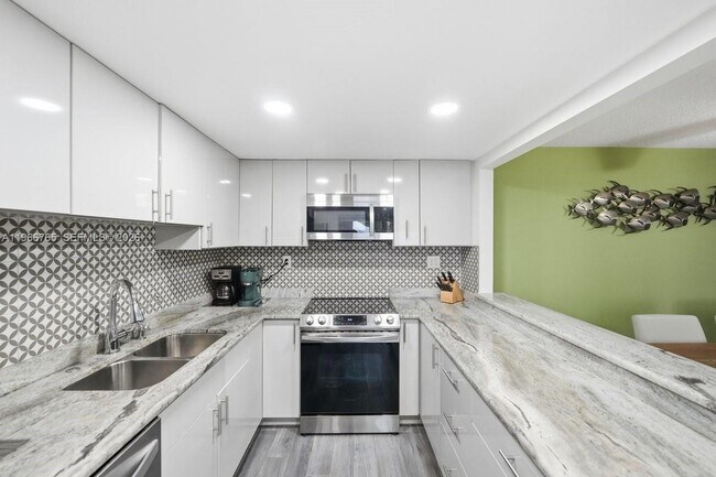 Building Photo - 3812 SE Jefferson St