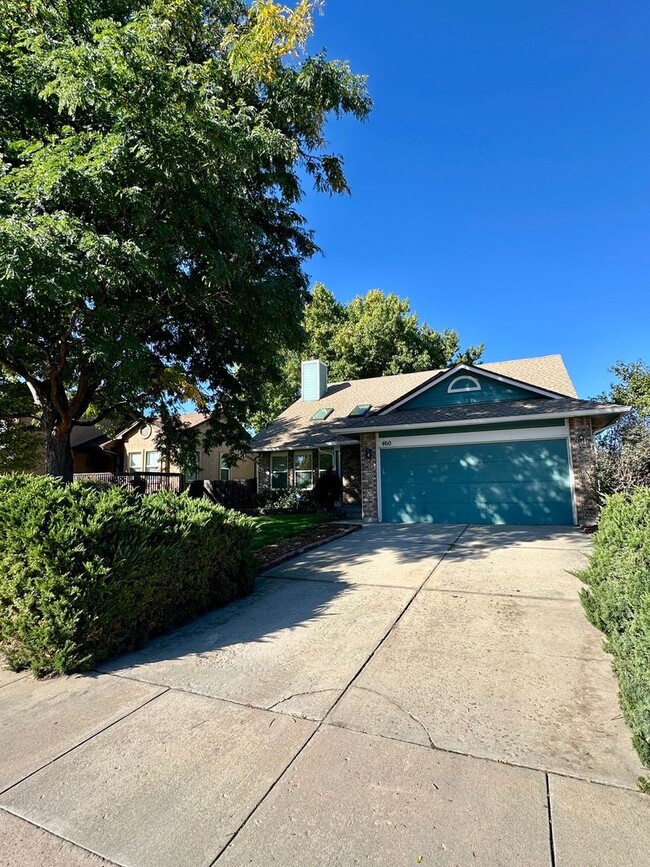 Building Photo - BEAUTIFULLY UPDATED 3BD HOME NEAR FORT CARSON