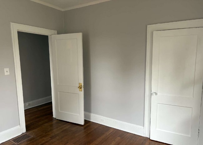 Building Photo - 25 Walton St