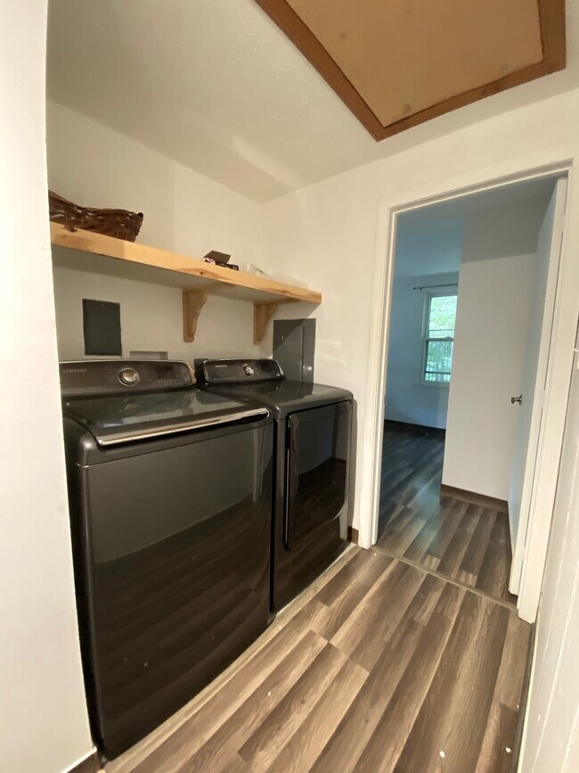 washer/dryer in unit - 8 Plaza Village Rd