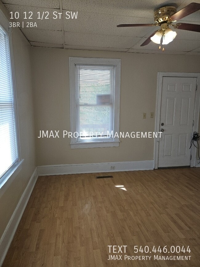 Building Photo - 10-12 1/2 12 1/2 St