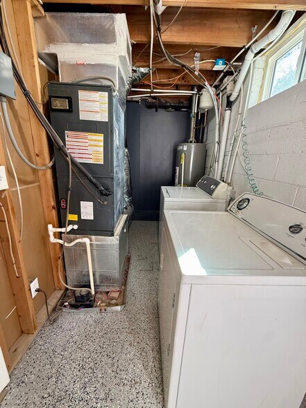 Easy access to systems and laundry - 12 Moore St