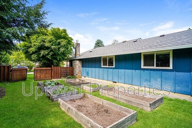 Building Photo - 7880 SW 69th Ave
