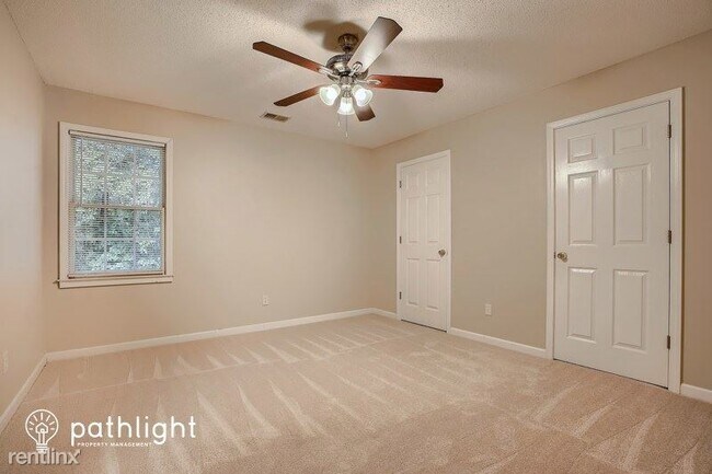 Building Photo - 3125 Harold Way SW UNIT