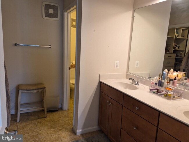 Building Photo - 9707 Glassy Creek Way