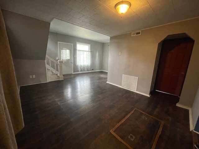 Building Photo - 718 3rd St SE