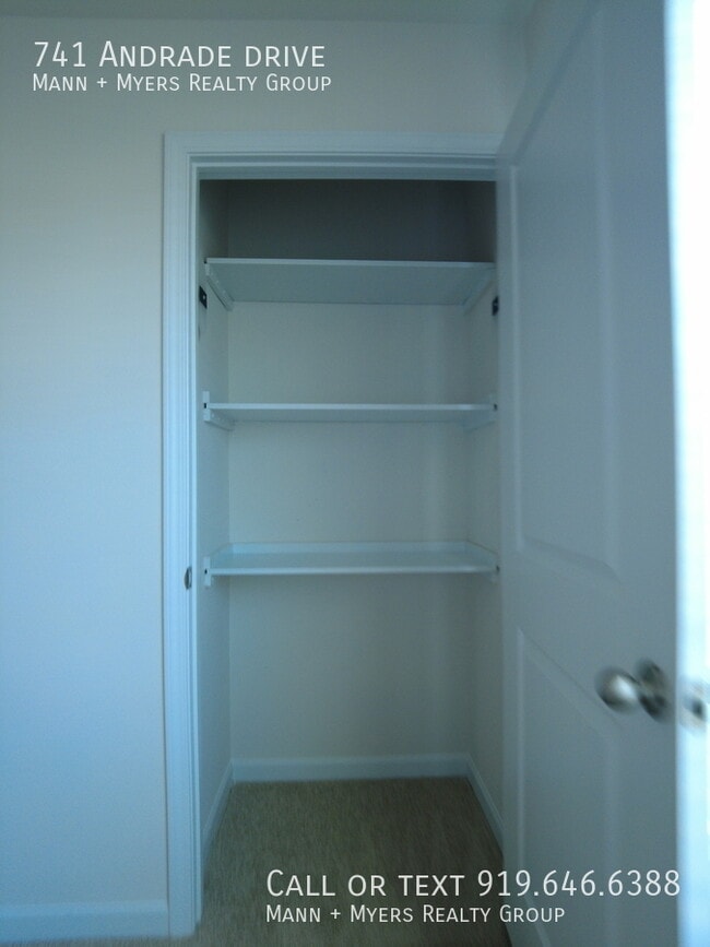 Building Photo - 741 Andrade Dr