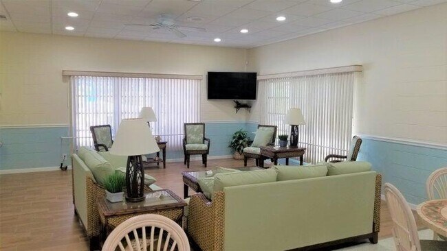 Building Photo - 180 High Point Terrace E