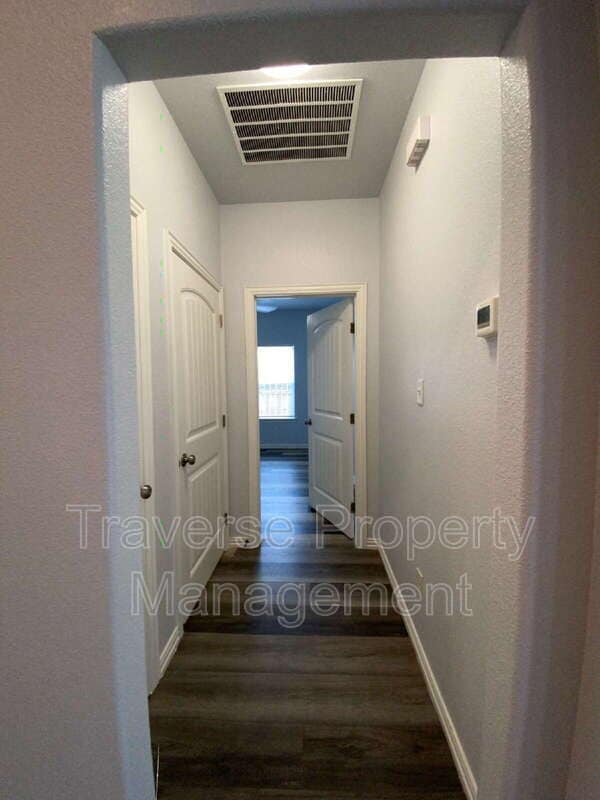 Building Photo - 5509 Wellesley Ave