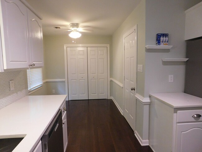 Building Photo - 278 Gatewood Dr