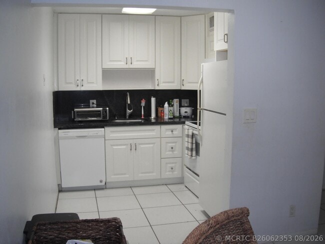 Building Photo - 4169 SW 67th Ave