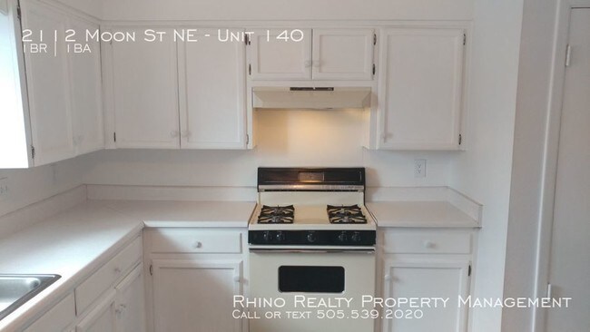 Building Photo - 2112 Moon St NE