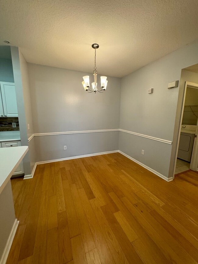 Building Photo - 2 BED 2 BATH CONDO CAPRI AT HUNTERS CREEK