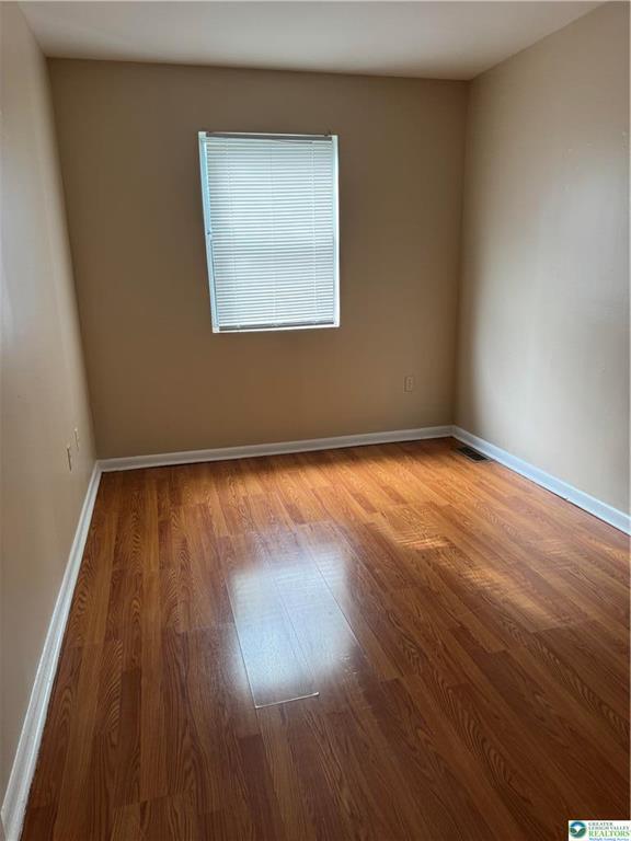 Building Photo - 1538 E 8th St