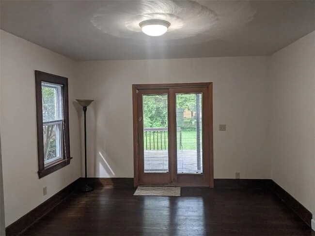 Building Photo - 338 Shenley Dr