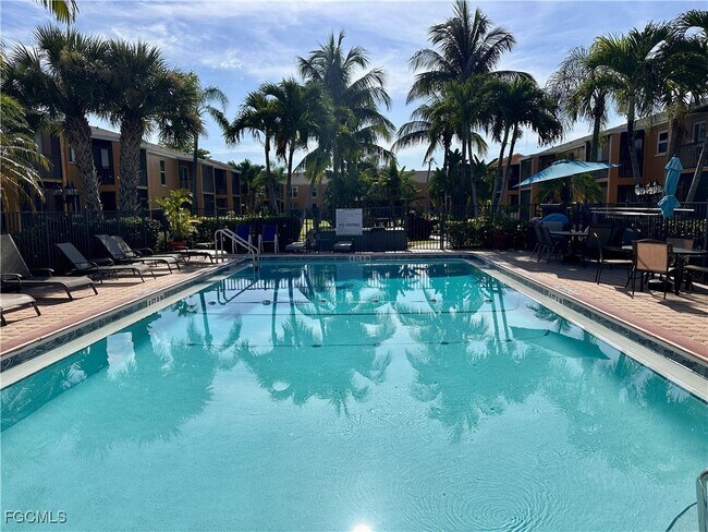 Building Photo - 12650 Kenwood Ln