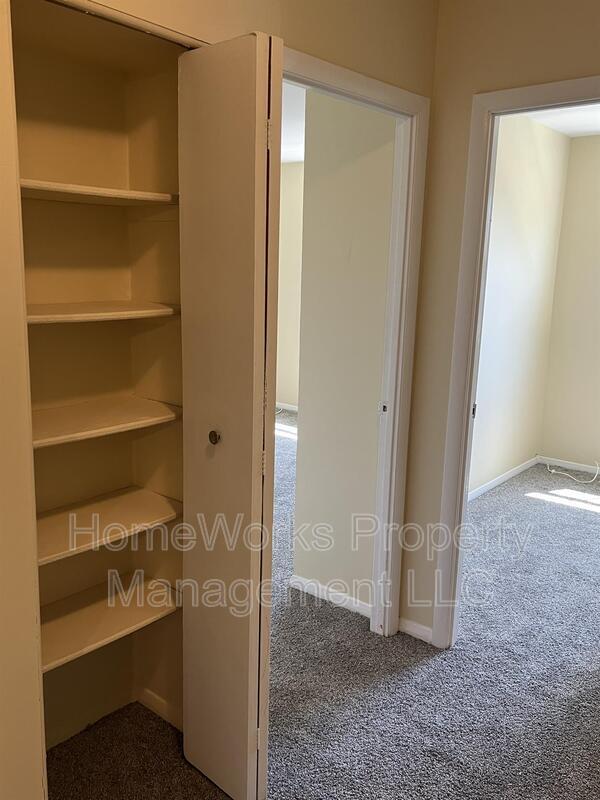 Building Photo - 462 Norvelle Ct