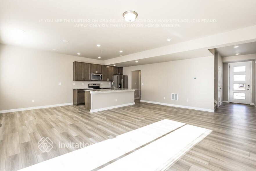 Building Photo - 13563 Arriba Dr