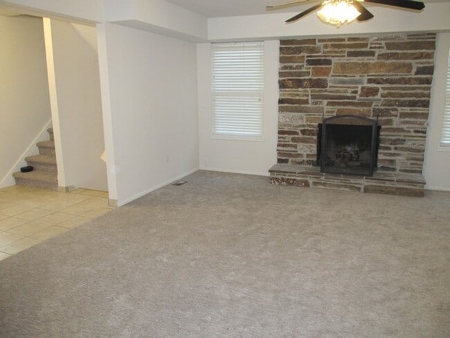 Building Photo - Great Holladay Townhome