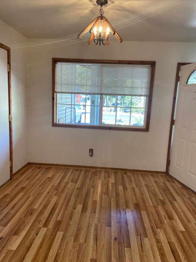 Building Photo - 2673 Wailaki St