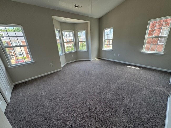 Building Photo - Beautiful and Spacious 2 Bedroom 2.5 Bath ...
