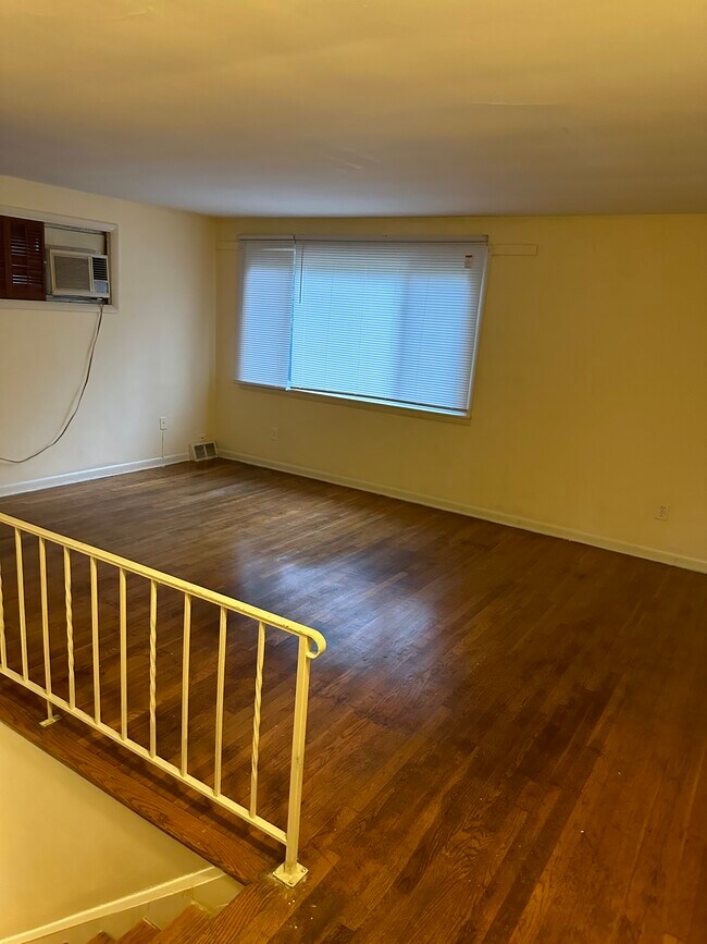 Bedroom - 1005 Cedarcroft Rd