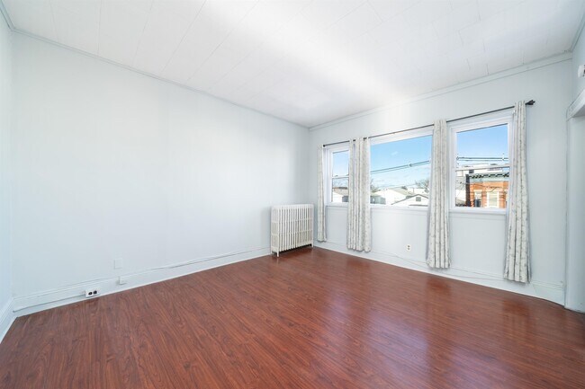 Primary Photo - 159 North St