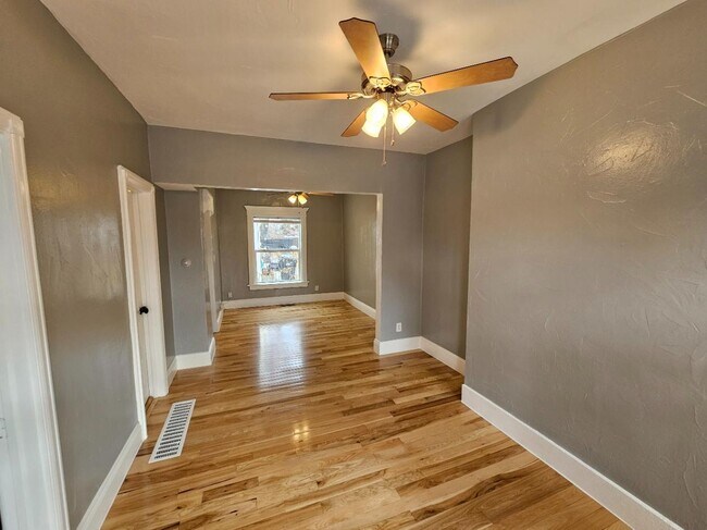 Building Photo - 1807 E 37th Ave