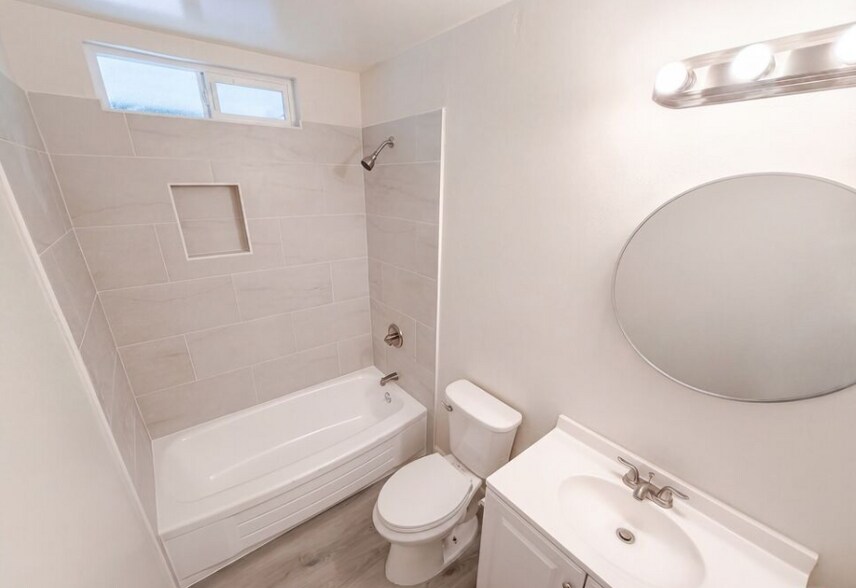 Building Photo - 14809 Dancer St