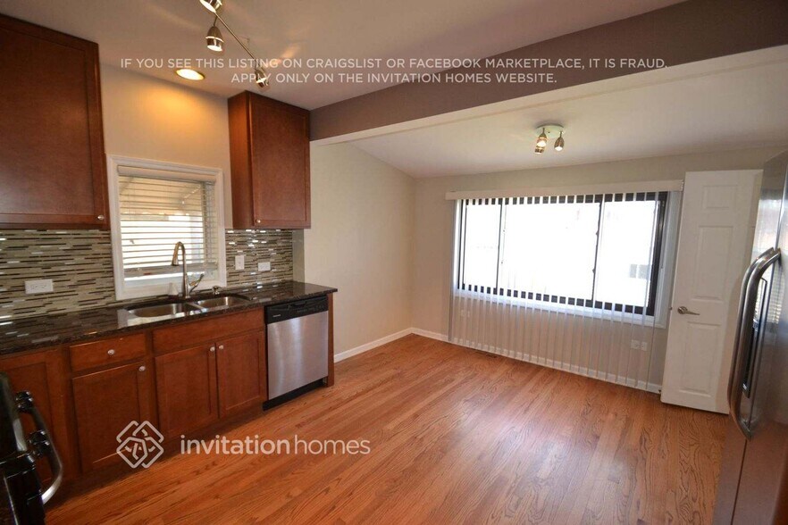Building Photo - 2418 N 75th Ct