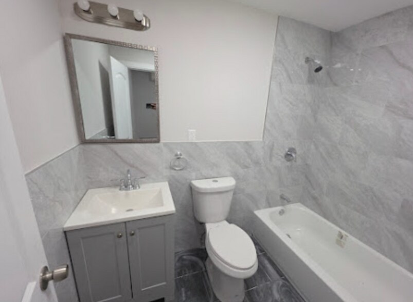 Building Photo - 1611 Research Ave