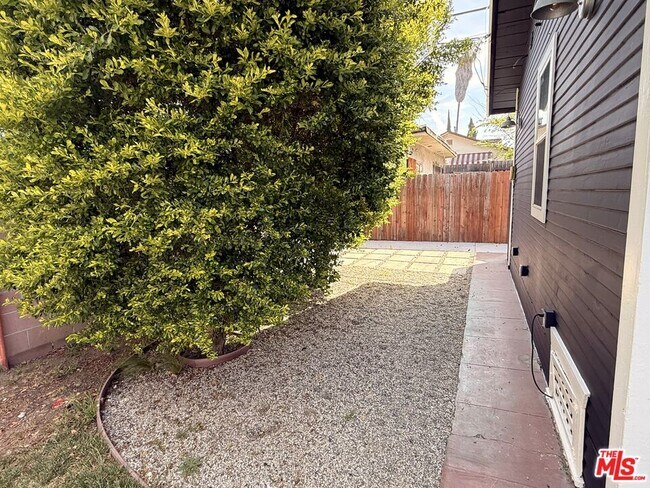 Building Photo - 3774 S Gramercy Pl