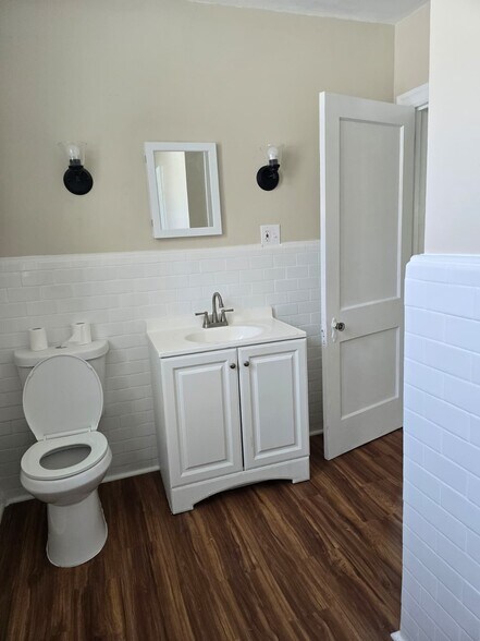 Building Photo - 1772 Ferndale Ave