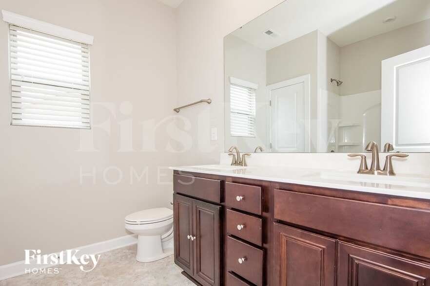 Building Photo - 6018 Forney Ct