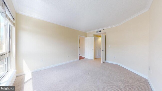 Building Photo - 777 7th St NW